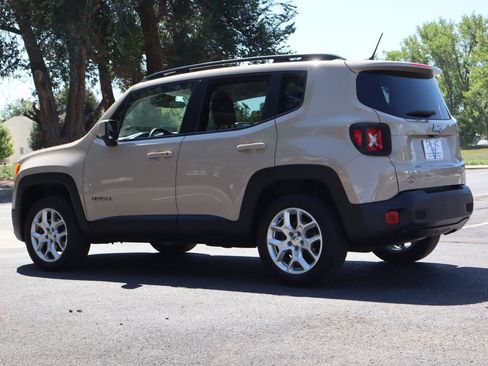 Used 2015 Jeep Renegade Latitude w/ Popular Equipment Group AWD/4WD image 7