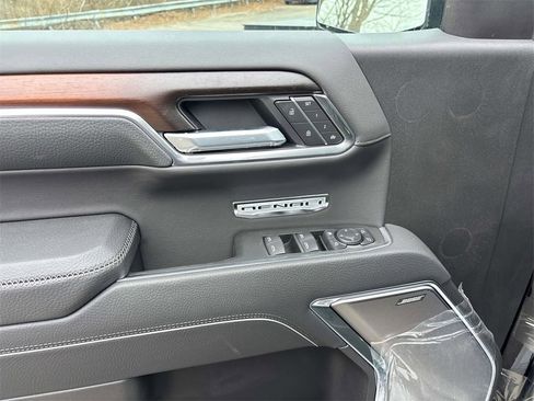 New 2026 GMC Sierra 1500 Denali w/ Denali Reserve Package image 9