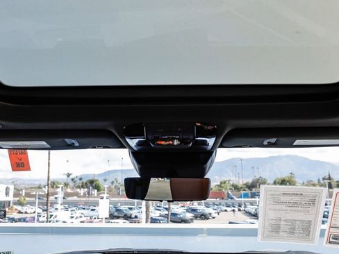 Used 2025 Lexus GX 550 w/ Cold Area Package AWD/4WD image 19