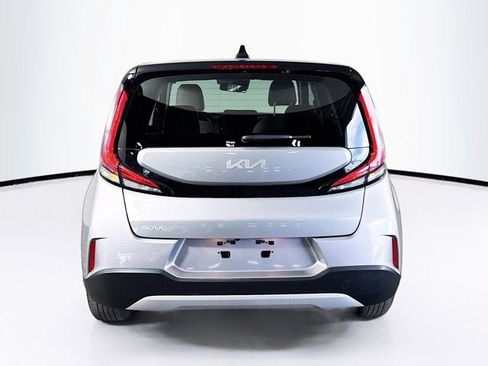 Used 2023 Kia Soul LX w/ LX Technology Package image 5