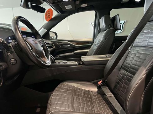 Certified 2023 Cadillac Escalade ESV Sport Platinum w/ LPO, ONYX Package image 15