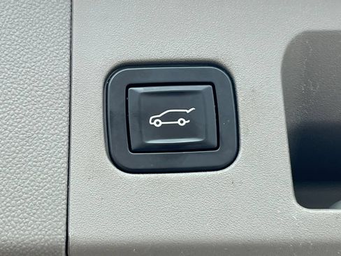 Used 2018 Cadillac XT5 Luxury w/ Driver Awareness Package AWD/4WD image 38