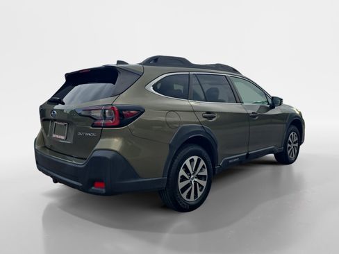 Used 2024 Subaru Outback Premium AWD/4WD image 6