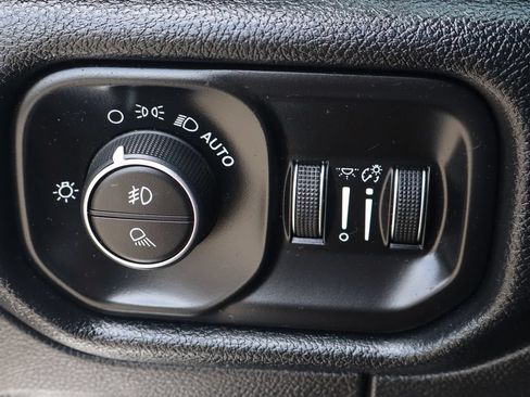 Used 2021 RAM 1500 Laramie AWD/4WD image 24