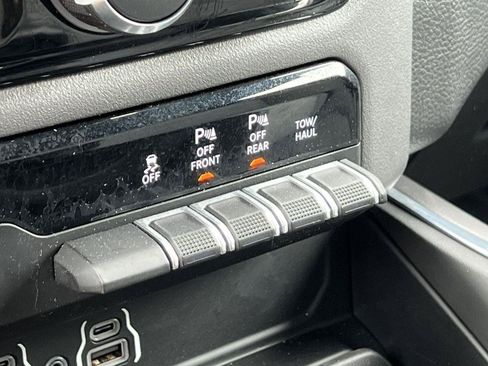 Used 2025 RAM 1500 Big Horn AWD/4WD image 27