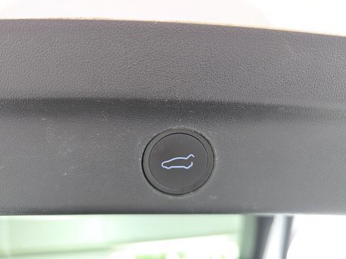 Used 2022 Tesla Model Y Performance AWD/4WD image 13