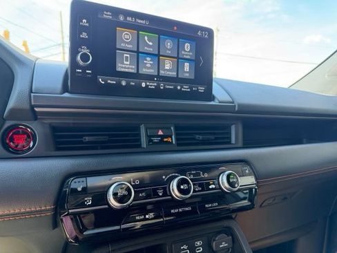 Used 2025 Honda Pilot TrailSport image 13