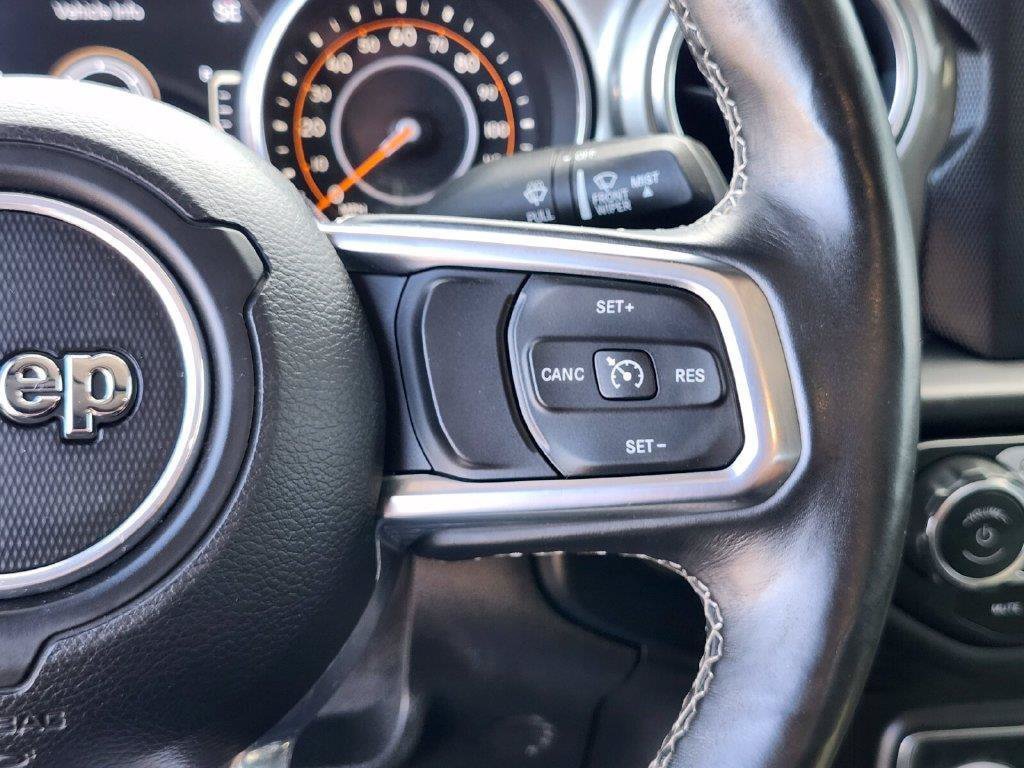 Used 2020 Jeep Gladiator Overland w/ Cold Weather Group AWD/4WD image 28