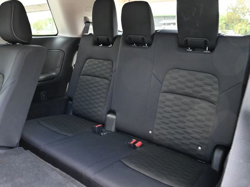 Used 2024 Nissan Pathfinder SV image 18