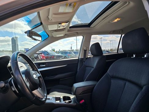 Used 2010 Subaru Outback 2.5i Premium AWD/4WD image 12