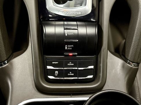 Used 2016 Porsche Cayenne S AWD/4WD image 23