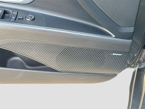 Used 2024 Hyundai Elantra Limited FWD image 19