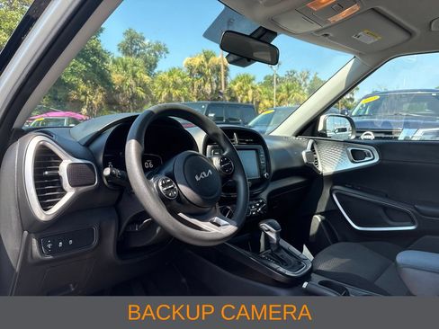 Used 2023 Kia Soul LX w/ Option Group 015 FWD image 5