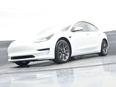 Used 2022 Tesla Model 3 Long Range AWD/4WD image 33