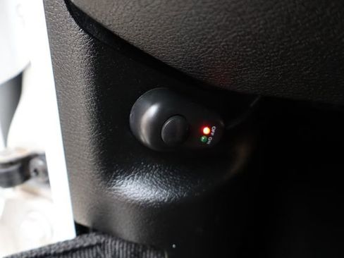 Used 2020 Jeep Wrangler Unlimited Sahara image 14