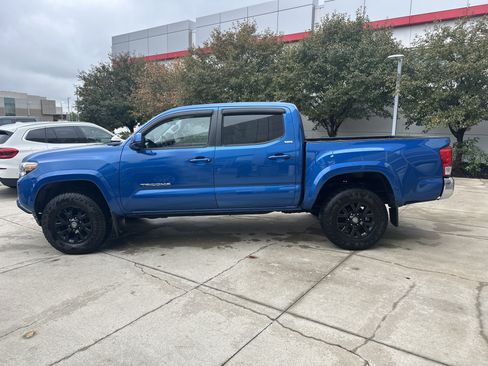Used 2016 Toyota Tacoma SR5 RWD image 9