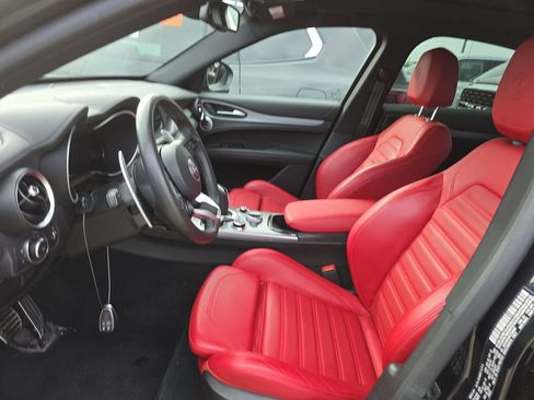 Used 2024 Alfa Romeo Stelvio Veloce AWD/4WD image 4