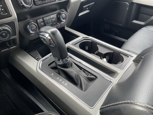 Used 2019 Ford F150 Lariat image 23