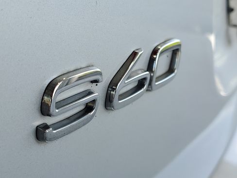 Used 2017 Volvo S60 T5 Inscription Platinum FWD image 5
