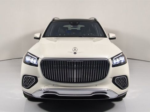 Used 2024 Mercedes-Benz Maybach GLS 600 4MATIC image 45