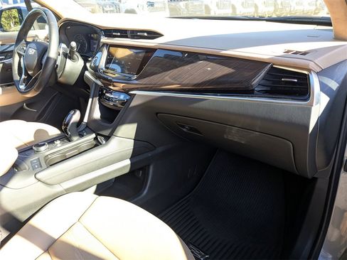 Certified 2024 Cadillac XT6 Sport w/ Platinum Package image 10