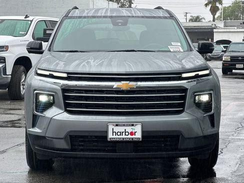 New 2025 Chevrolet Traverse LT w/ Enhanced Driving Package image 8