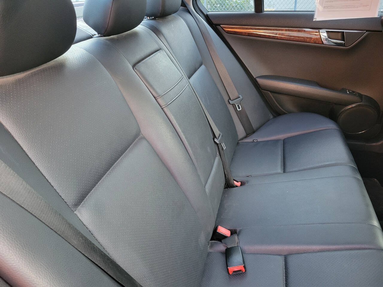 Used 2009 Mercedes-Benz C 300 Sedan image 9