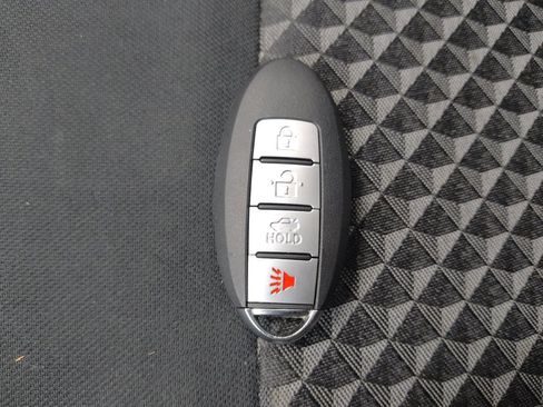 Used 2020 Nissan Versa S image 32