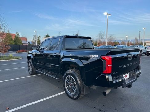 Used 2024 Toyota Tacoma TRD Sport image 5