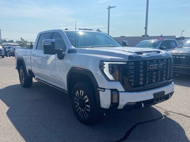 Used 2025 GMC Sierra 2500 Denali Ultimate AWD/4WD image 3