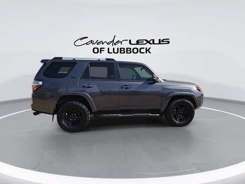 Used 2022 Toyota 4Runner SR5 Premium w/ Moonroof Package RWD image 9