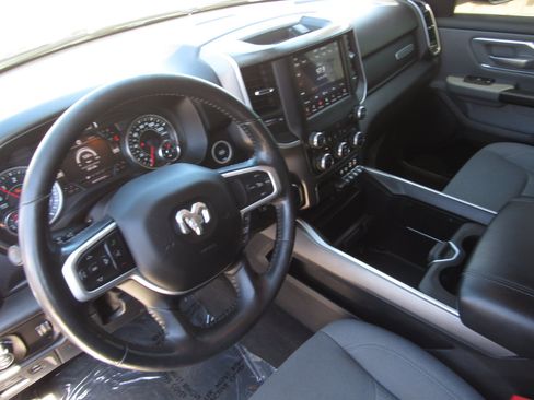 Used 2020 RAM 1500 Big Horn AWD/4WD image 14