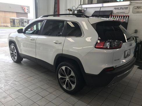 Used 2022 Jeep Cherokee Limited w/ Elite Package AWD/4WD image 23