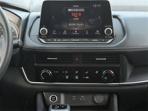 Used 2023 Nissan Rogue S image 15