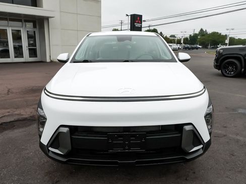 Used 2024 Hyundai Kona SE AWD/4WD image 2