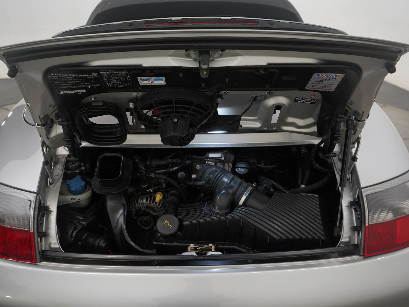 Used 2003 Porsche 911 Carrera 4 AWD/4WD image 27