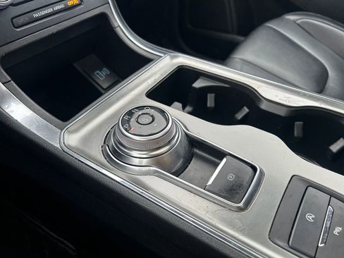 Certified 2022 Ford Edge Titanium w/ Class II Trailer Tow Package image 30