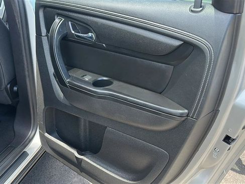 Used 2014 GMC Acadia SLE FWD image 25