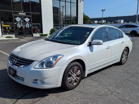 Used 2010 Nissan Altima 2.5 SL w/ SL Pkg FWD image 2