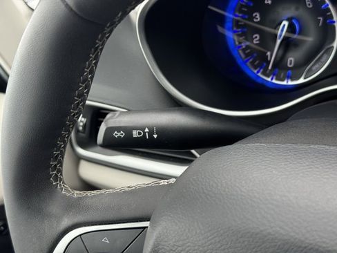 Used 2024 Chrysler Pacifica Touring-L image 26