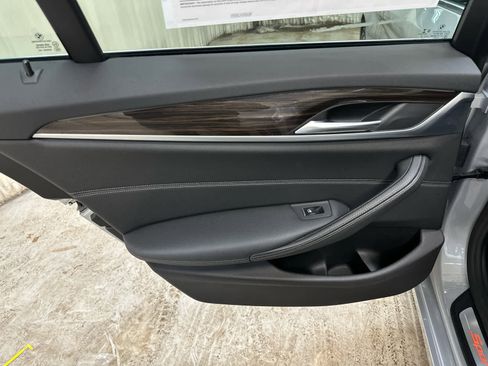 Used 2019 BMW 530i xDrive w/ Convenience Package image 29