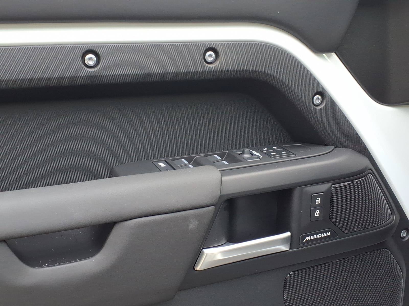 New 2026 Land Rover Defender 110 S AWD/4WD image 10