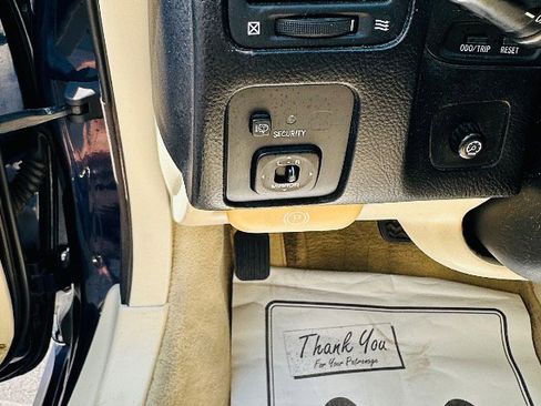 Used 2004 Lexus SC 430 Convertible image 23