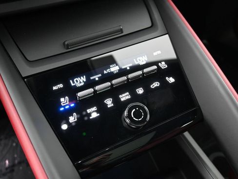 Certified 2025 Porsche Macan Electric RWD image 22