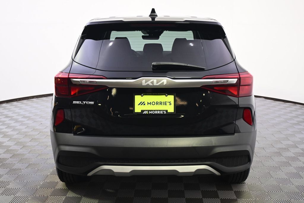 Used 2023 Kia Seltos LX AWD/4WD image 5