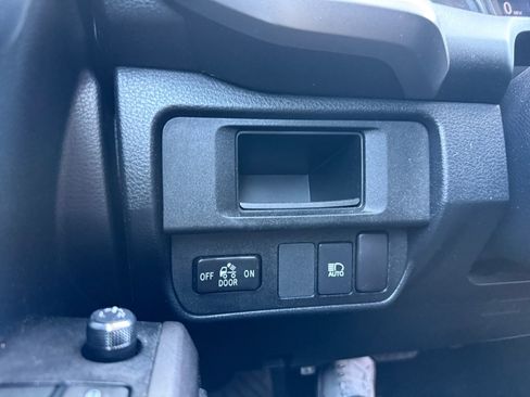 Used 2018 Toyota Tacoma SR5 RWD image 20
