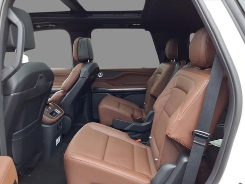 New 2025 Lincoln Navigator Reserve AWD/4WD image 5