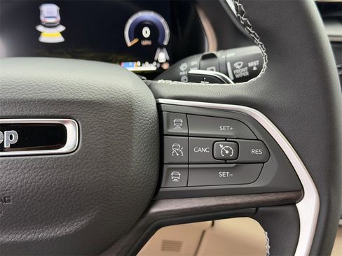 New 2025 Jeep Grand Cherokee L Limited image 19