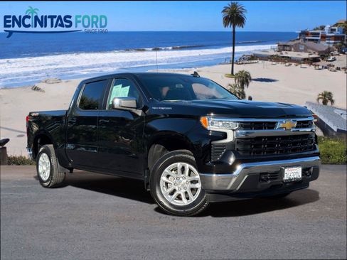 Used 2025 Chevrolet Silverado 1500 LT AWD/4WD image 1