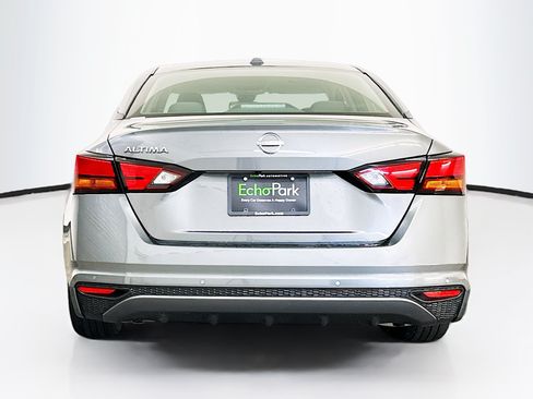 Used 2025 Nissan Altima 2.5 SV FWD image 7